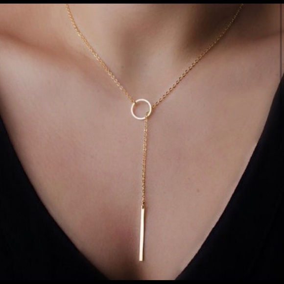 Jewelry - Simple Circle and Bar Necklace